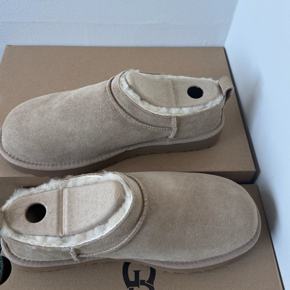 UGG WOMEN'S CLASSIC MICRO (SAND) - Picture 1 of 3